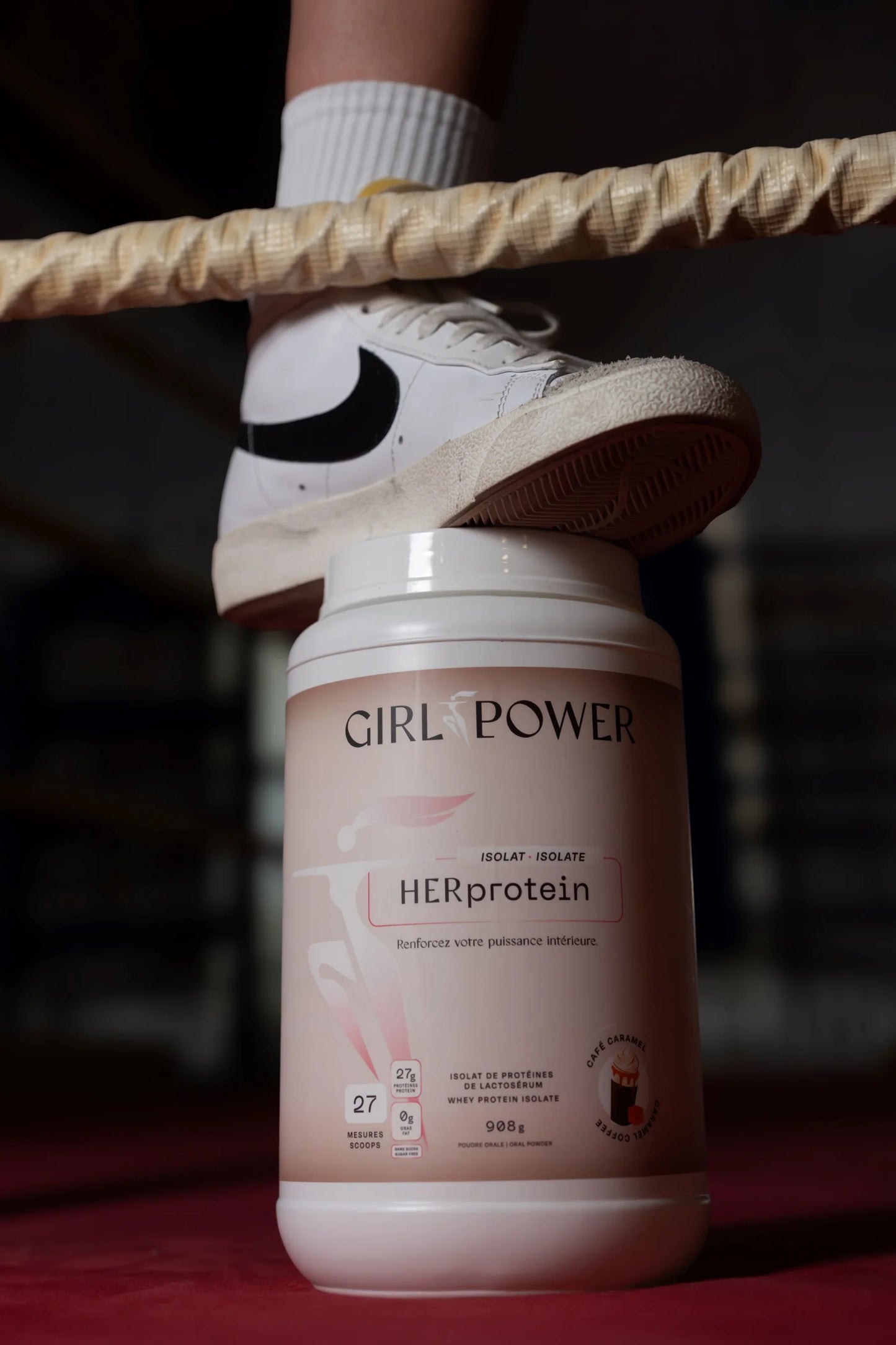 Protéine isolat HERprotein Girl Power associée à un entraînement fonctionnel féminin