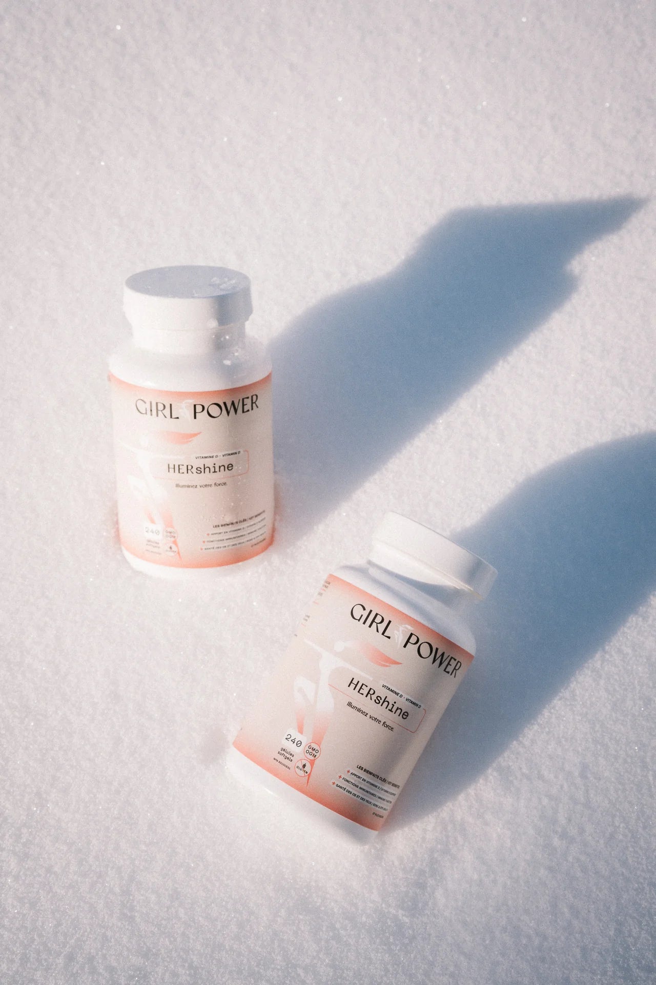 HER SHINE vitamine D3 pour femme dans la neige – supplément immunité idéal hiver Canada